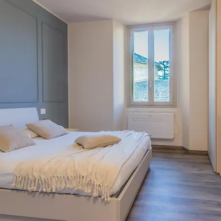Casa Lenora Bellano