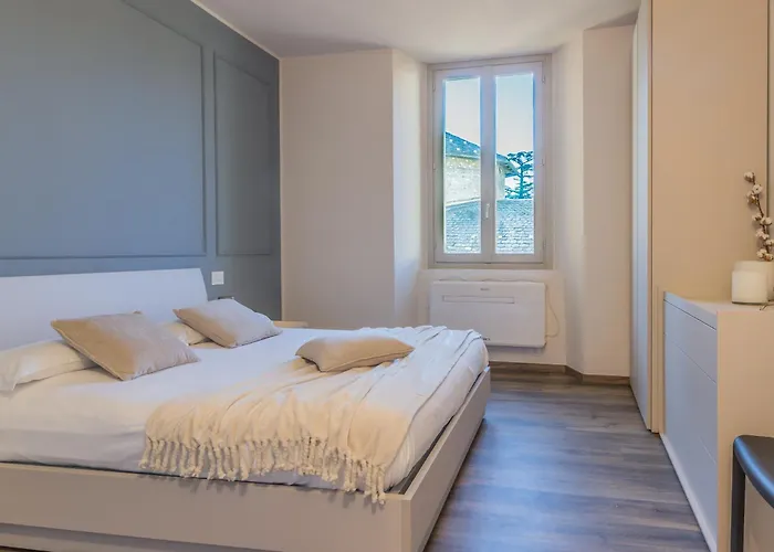 Casa Lenora בלאנו